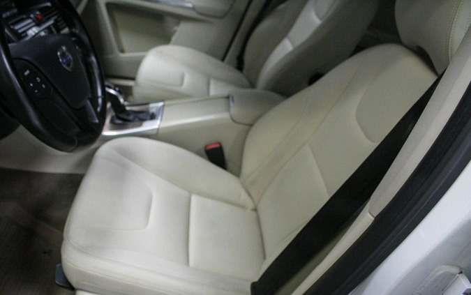 Volvo XC 60 cena 65900 przebieg: 142000, rok produkcji 2013 z Puszczykowo małe 172